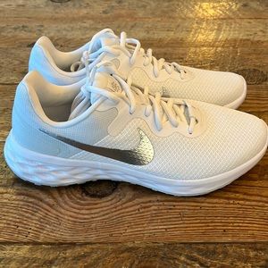 NWOT WOMEN'S NIKE REVOLUTION 6 NEXT NATURE SUSTAINABLE RUNNING SHOES SIZE 10